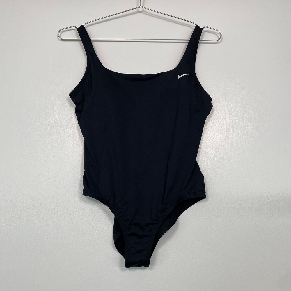 Nike Womens One Piece Swimsuit Size M Black NESSA223 Scoop Neck Swoosh Logo